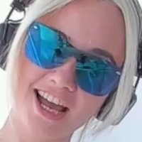 2b_ Nøgen