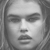 Abby Garrett Nøgen