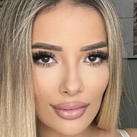 Aída Tomorrow Nøgen