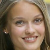 Alessia Merz Nøgen