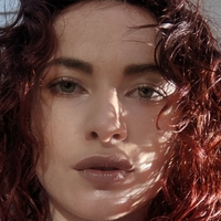 Alexis Luna Nøgen