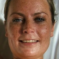 Alexis May Nøgen