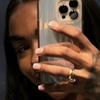 Alicia Awa Nøgen