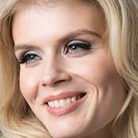 Alina Tomnikov Nøgen