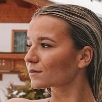 Alina Wachinger Nøgen