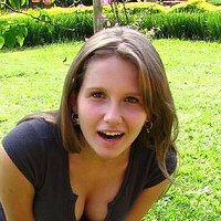 Aline Jones Nøgen