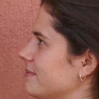 Alison Oliver Nøgen