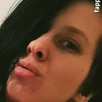 alittlebitpsycho98 Nøgen