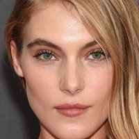 Allegra Carpenter Nøgen