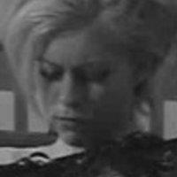 Allison Louise Downe Nøgen