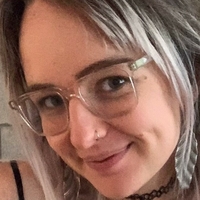 Ally Elliot Nøgen