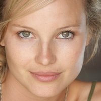 Amber Clayton Nøgen
