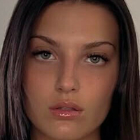 Amelia Hakes Nøgen