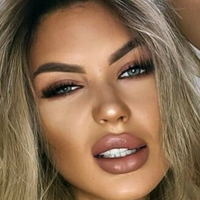 Andreea Diaconud Nøgen