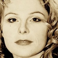 Angelica Torn Nøgen