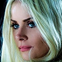 Anita Briem Nøgen
