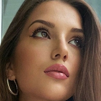 Anjelika R. Jilydass Nøgen