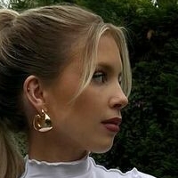 Anneka Madgett Nøgen
