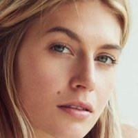Annie McGinty Nøgen