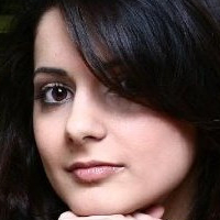 AnnieFuchsia Nøgen