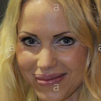 Annina Ucatis Nøgen