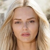 Anouchka Lou Nøgen