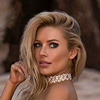 Anya Benton Nøgen