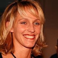 Anya Hoffmann Nøgen