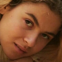 Anya Nigriv Nøgen