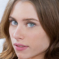 Anya Olsen Nøgen