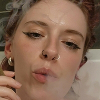 Anya Volz Nøgen