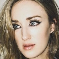 Ashley Johnson Nøgen