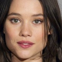 Astrid Bergès-Frisbey Nøgen