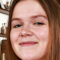 Ava Marina Nøgen