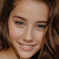 Ava O'Brien Nøgen