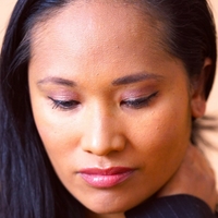 ayulestari Nøgen