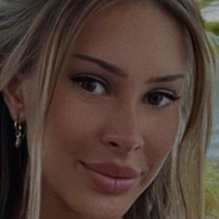 Becca Vlaszof Nøgen