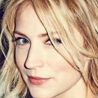 Beth Riesgraf Nøgen