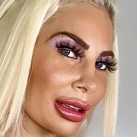 Bombshell Skyler Nicole Nøgen