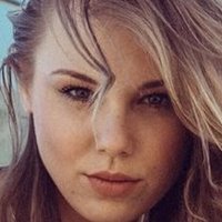 Briana Caitlin Nøgen