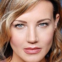 Brianne Davis Nøgen