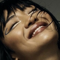 Brianne Tju Nøgen