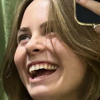Bridget May Nøgen