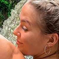 Briony Mengham Nøgen