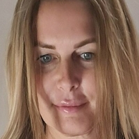 Caly Morgan Nøgen