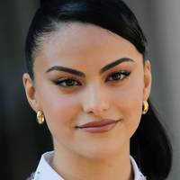 Camila Mendes Nøgen