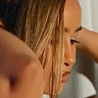 Carlaalison_n Nøgen