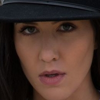 Carmen Nikole Nøgen