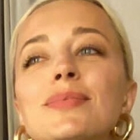 carolinevreeland Nøgen