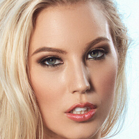 Chanel Elle Nøgen